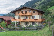 Gemütliches Haus Obersamer im Raurisertal mit Balkon und herrlichem Bergblick.